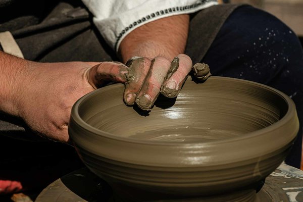 Comment découvrir les traditions de la poterie en Grèce ?