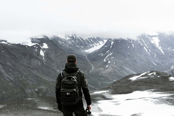 Quels sont les secrets pour une randonnée réussie dans les montagnes de Jotunheimen, Norvège?